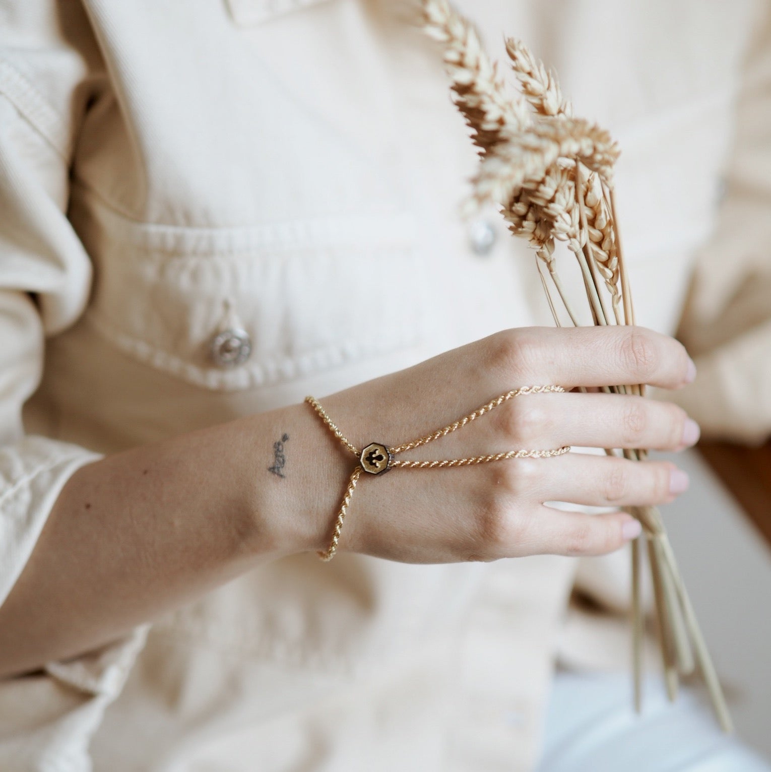 Alka Hand Bracelet | Gold | Luna Merdin Collection